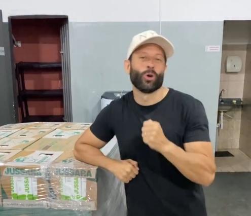 Betinho Neves faz ação solidária e entrega donativos a famílias afetadas pelas chuvas em Ubá