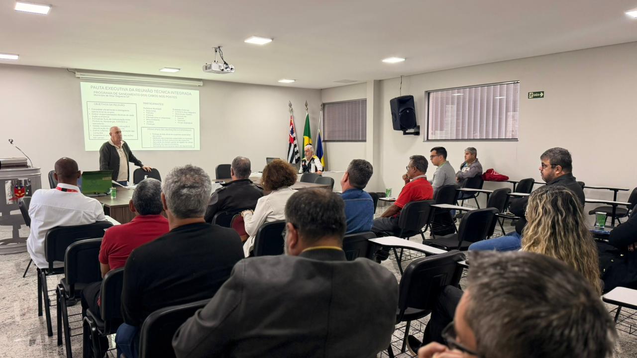 Prefeitura, Neoenergia e empresas discutem adequação da rede aérea e segurança da população em Artur Nogueira