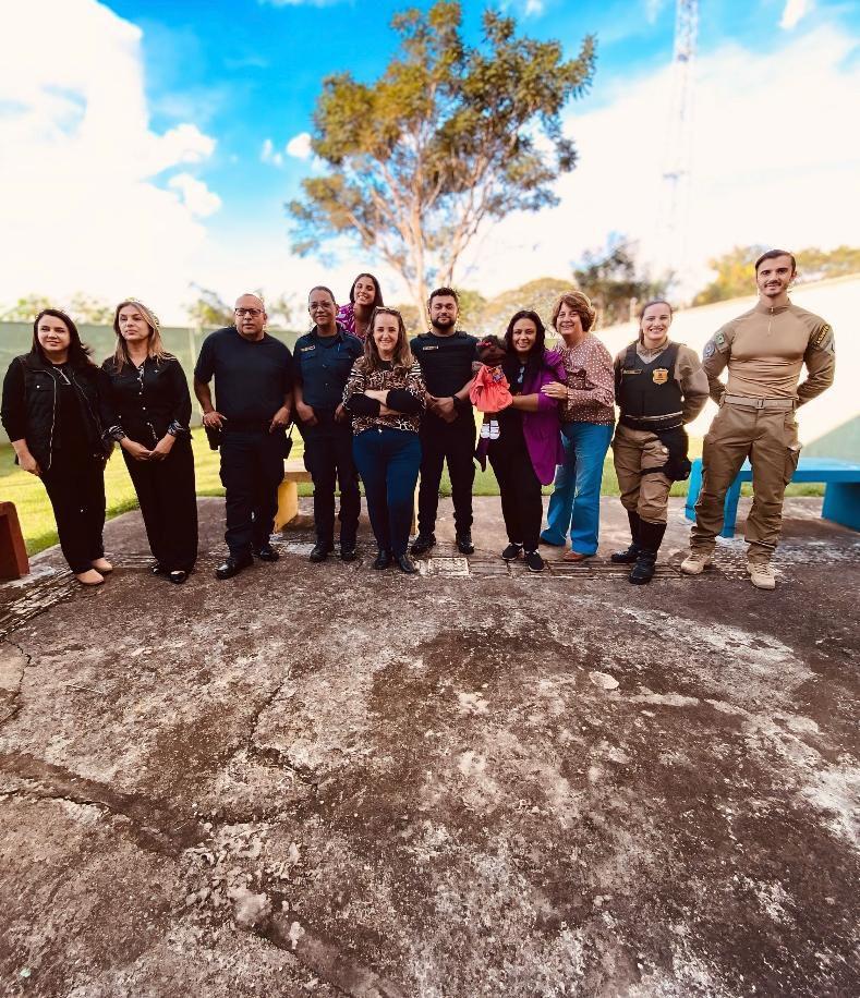 Prefeitura promove ação do Maio Laranja com famílias atendidas pelo CRAS Carolina