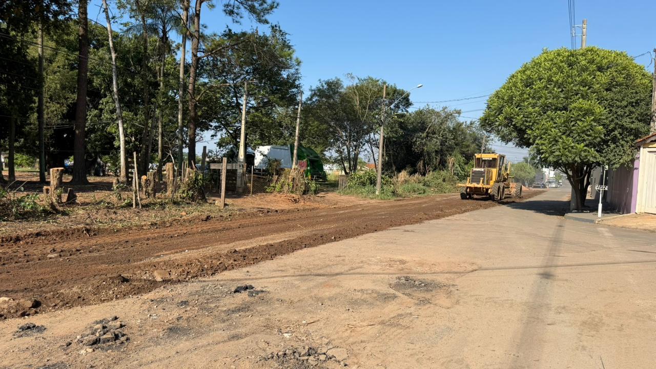 Prefeitura realiza recuperação asfáltica em ruas do Jardim Leonor