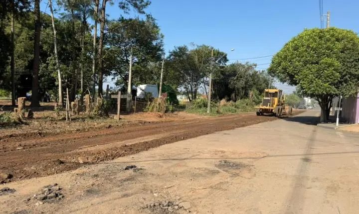 Prefeitura realiza recuperação asfáltica em ruas do Jardim Leonor